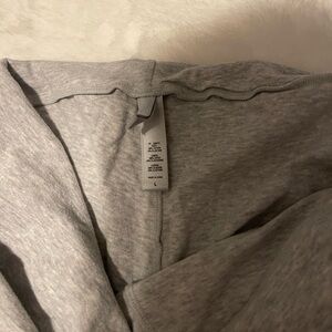 Skims grey leggings